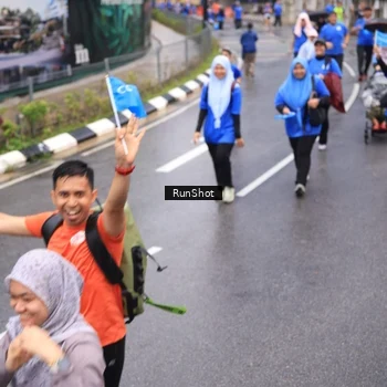 Runner Photo 7952396