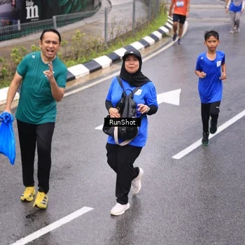 Runner Photo 7952400