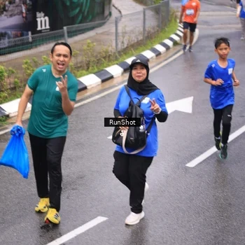 Runner Photo 7952401