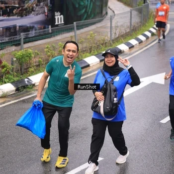 Runner Photo 7952404