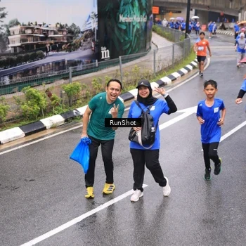 Runner Photo 7952410