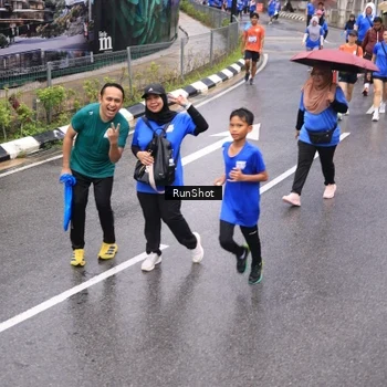 Runner Photo 7952414
