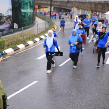 Runner Photo 7952418