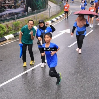 Runner Photo 7952419