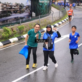 Runner Photo 7952422
