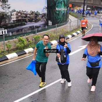 Runner Photo 7952430