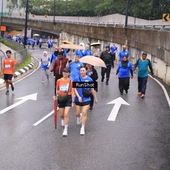 Runner Photo 7952454