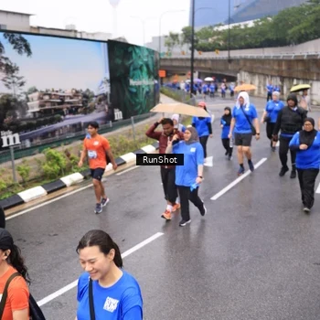 Runner Photo 7952496