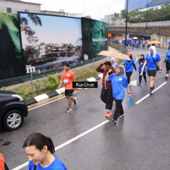 Runner Photo 7952501