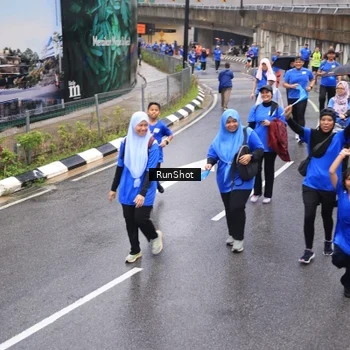 Runner Photo 7952502