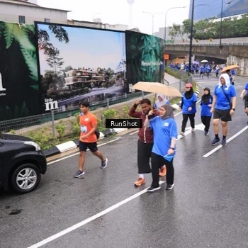 Runner Photo 7952507