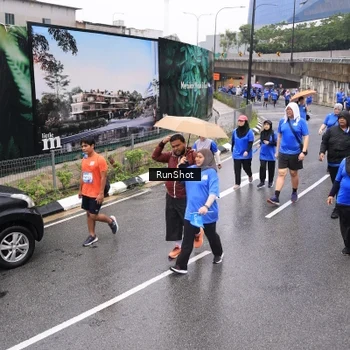 Runner Photo 7952511