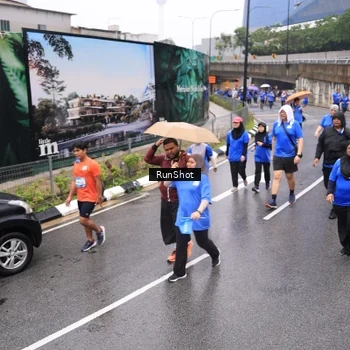 Runner Photo 7952512