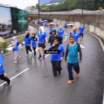 Runner Photo 7952525