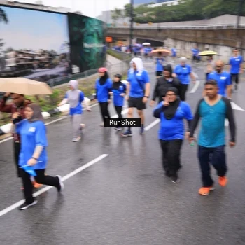 Runner Photo 7952526