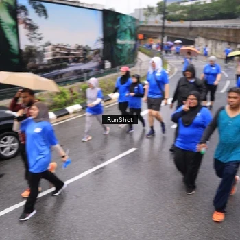 Runner Photo 7952531