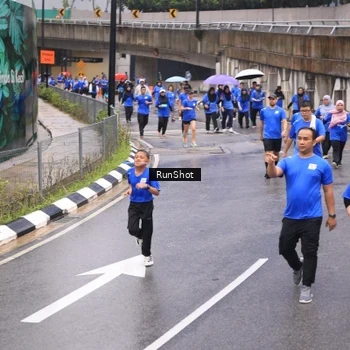 Runner Photo 7952621