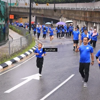 Runner Photo 7952623