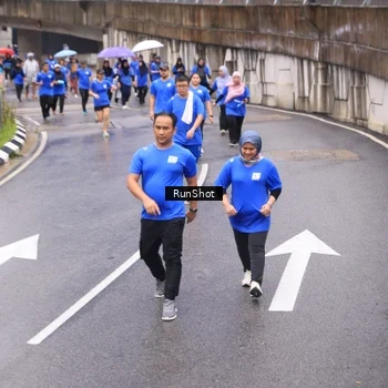 Runner Photo 7952632