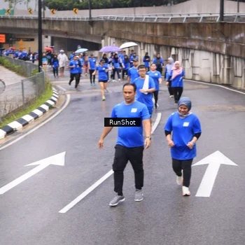 Runner Photo 7952636