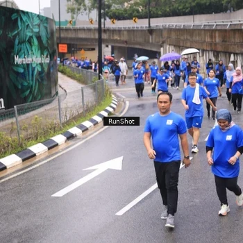 Runner Photo 7952641