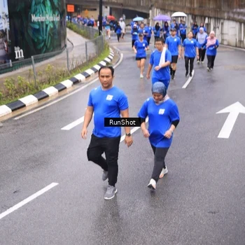 Runner Photo 7952642