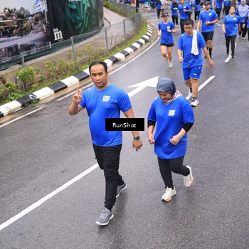 Runner Photo 7952651