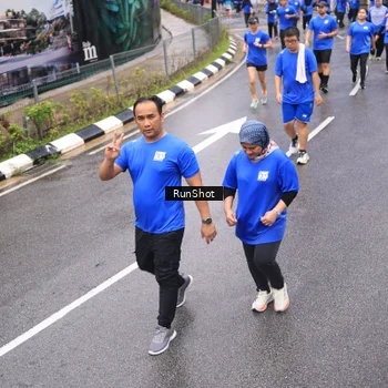 Runner Photo 7952652