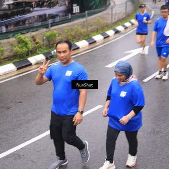 Runner Photo 7952653