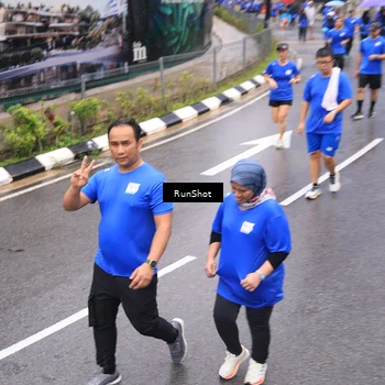 Runner Photo 7952654