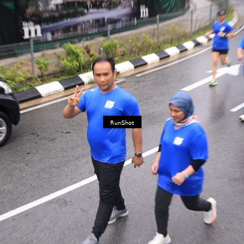 Runner Photo 7952661