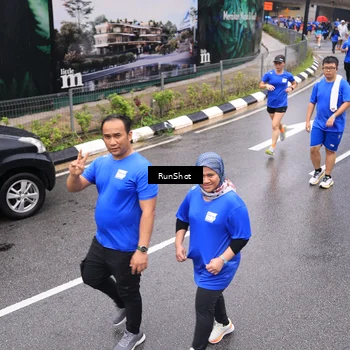 Runner Photo 7952665