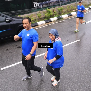 Runner Photo 7952672