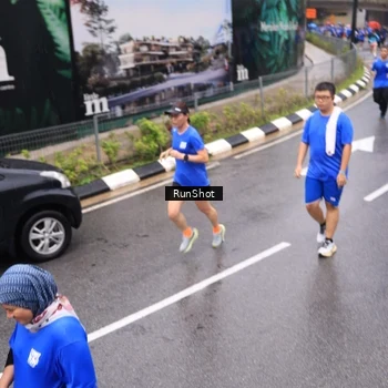 Runner Photo 7952674