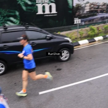 Runner Photo 7952687