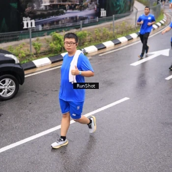 Runner Photo 7952696