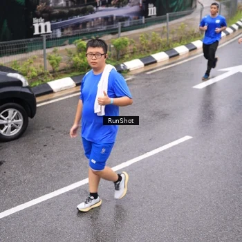Runner Photo 7952698