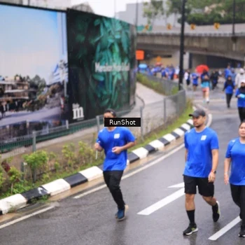 Runner Photo 7952704