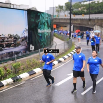 Runner Photo 7952705