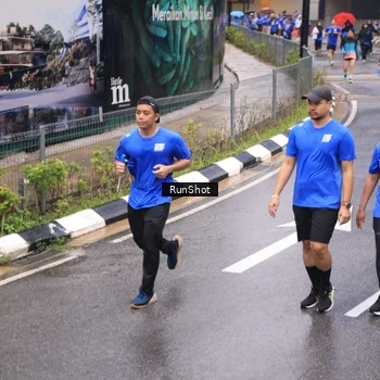 Runner Photo 7952709