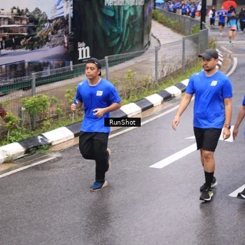 Runner Photo 7952710