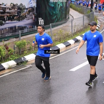 Runner Photo 7952711