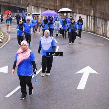 Runner Photo 7952731