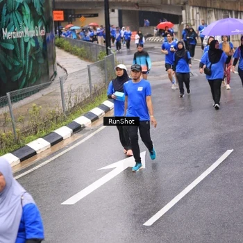 Runner Photo 7952771