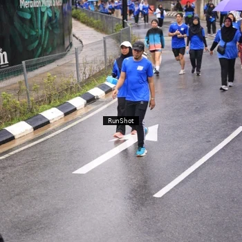 Runner Photo 7952772