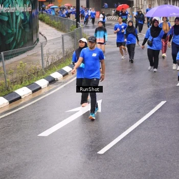 Runner Photo 7952774
