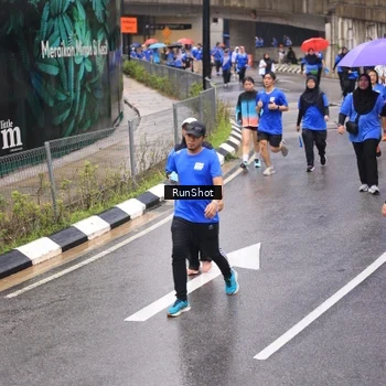 Runner Photo 7952780