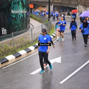 Runner Photo 7952782