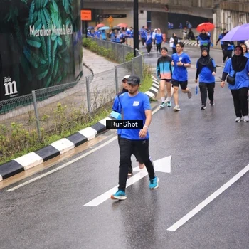 Runner Photo 7952784