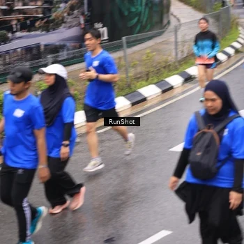 Runner Photo 7952812